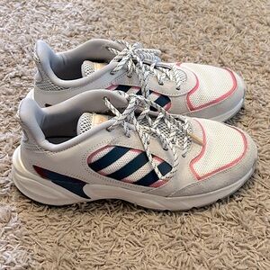Adidas Women's 90s Valasion EE9907 Sneakers